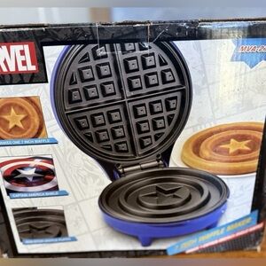Marvel Captain America Shield Waffle Maker 7” Marvel Avengers
